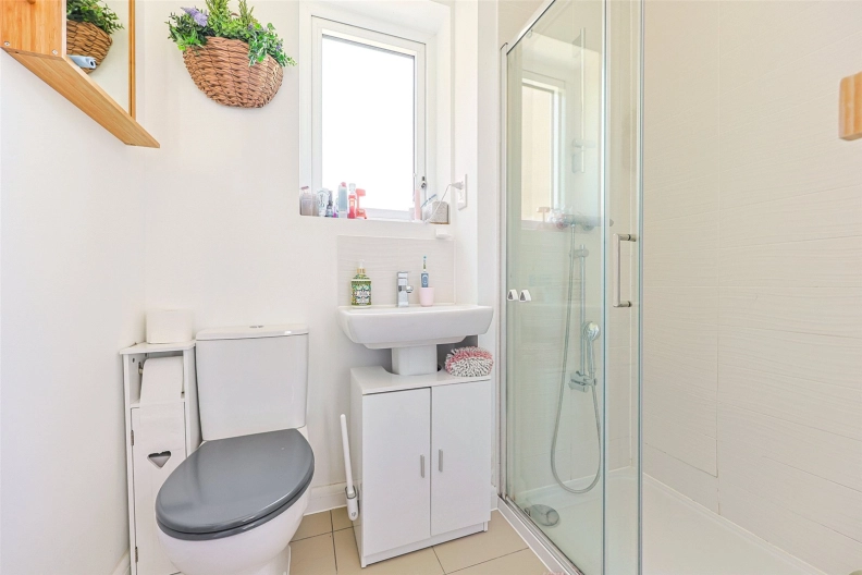 4 bedrooms houses to sale in Rowen Avenue, Colindale-image 16