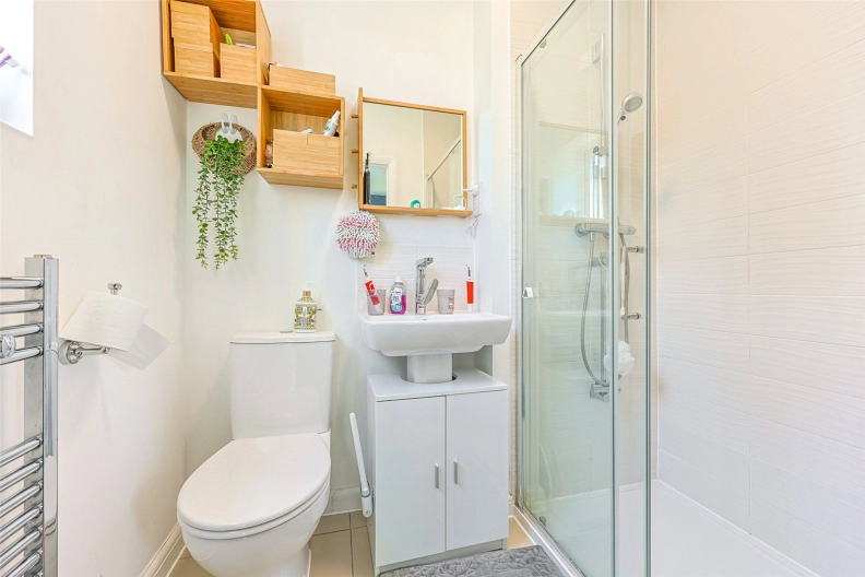 4 bedrooms houses to sale in Rowen Avenue, Colindale-image 15