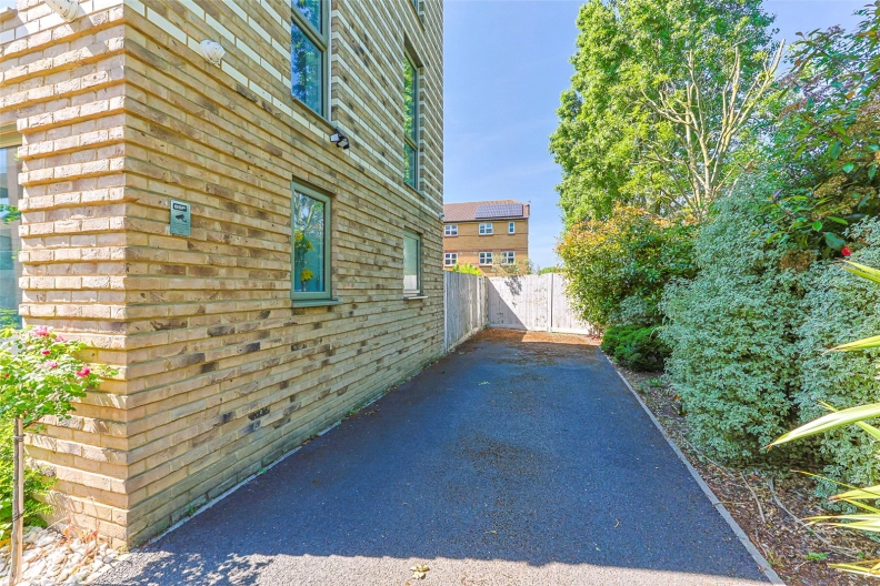 4 bedrooms houses to sale in Rowen Avenue, Colindale-image 17