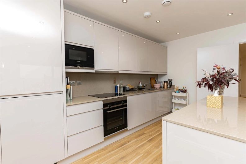 3 bedrooms apartments/flats to sale in Lismore Boulevard, Colindale Gardens, Colindale-image 3