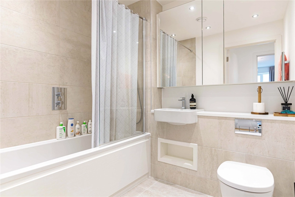 3 bedrooms apartments/flats for sale in Lismore Boulevard, Colindale Gardens, Colindale - NW9 view 10