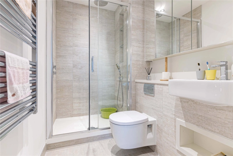 3 bedrooms apartments/flats to sale in Lismore Boulevard, Colindale Gardens, Colindale-image 7