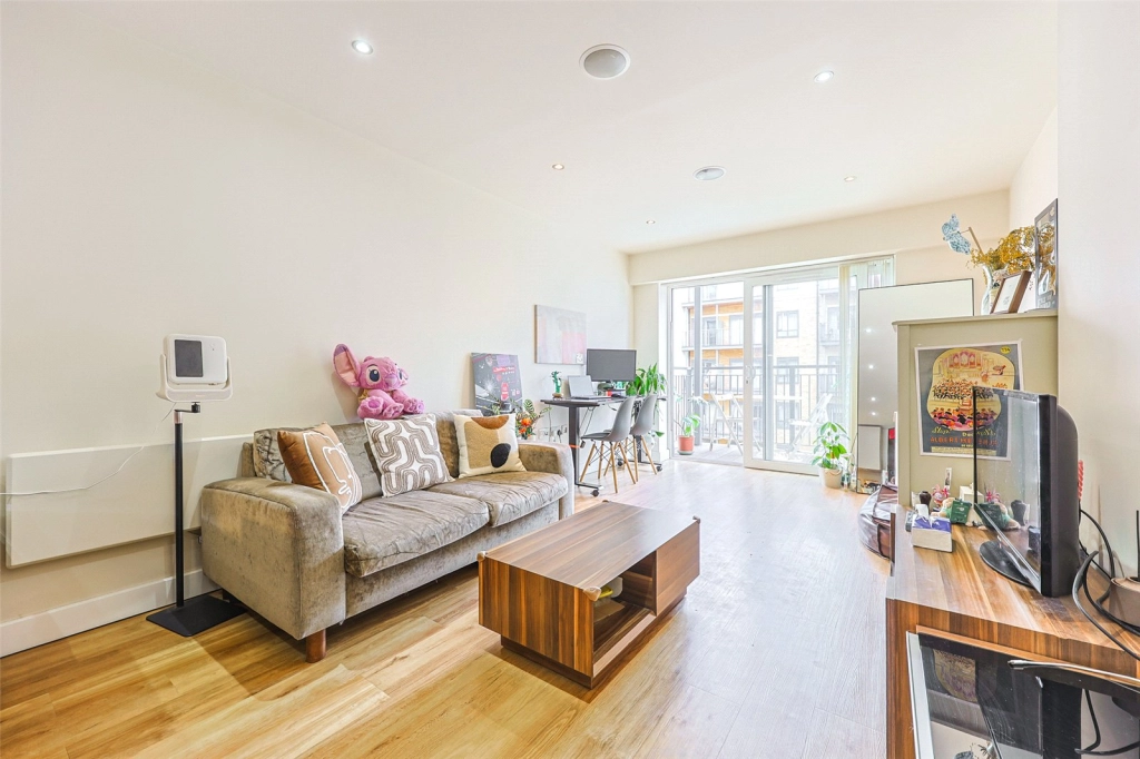 1 bedroom apartments/flats for sale in Aerodrome Road, Beaufort Park, Colindale - NW9 view 3