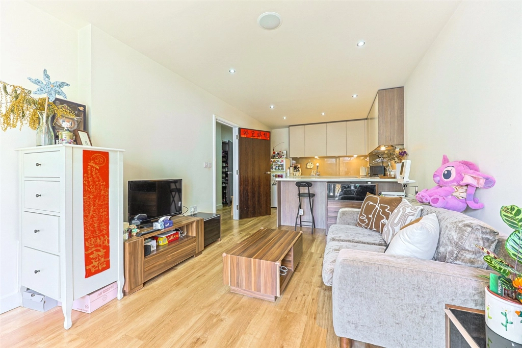 1 bedroom apartments/flats for sale in Aerodrome Road, Beaufort Park, Colindale - NW9 view 4