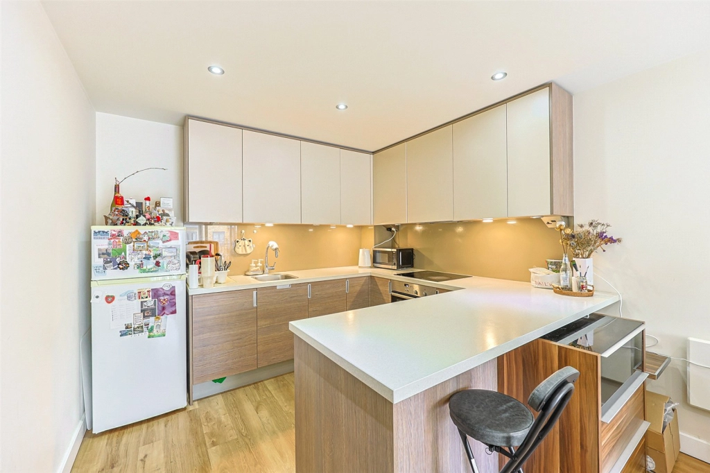 1 bedroom apartments/flats for sale in Aerodrome Road, Beaufort Park, Colindale - NW9 view 13