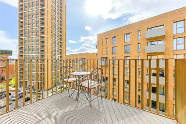 Moorhen Drive, Colindale - NW9 view 9