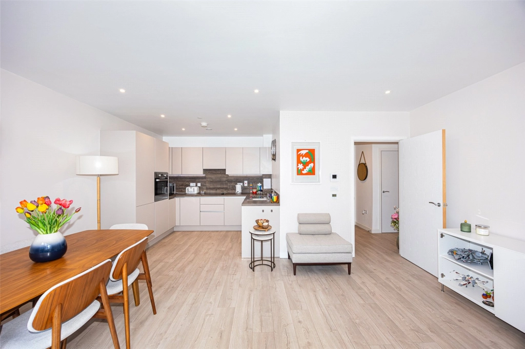 1 bedroom apartments/flats for sale in Moorhen Drive, Colindale - NW9 view 3