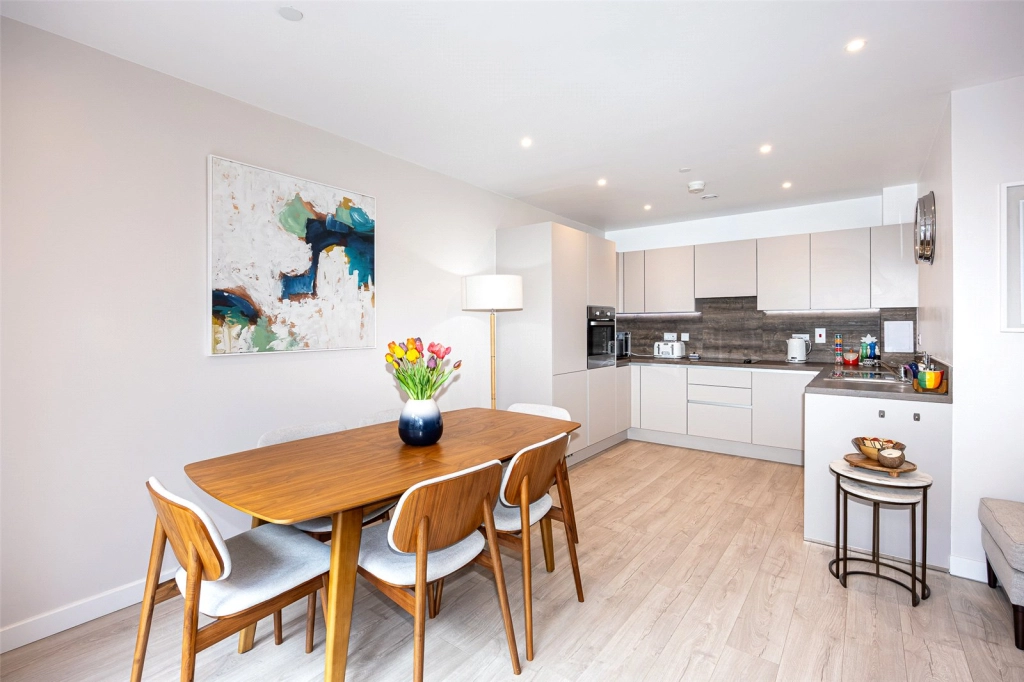 1 bedroom apartments/flats for sale in Moorhen Drive, Colindale - NW9 view 4