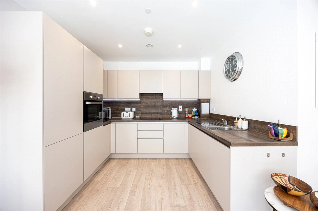 1 bedroom apartments/flats for sale in Moorhen Drive, Colindale - NW9 view 7