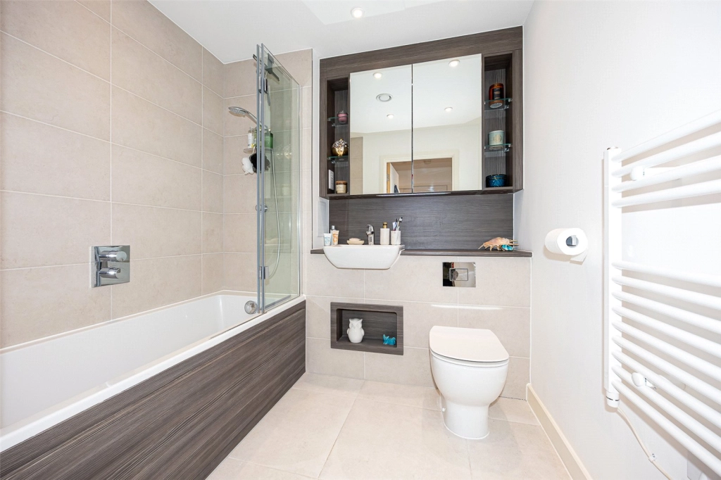 1 bedroom apartments/flats for sale in Moorhen Drive, Colindale - NW9 view 8