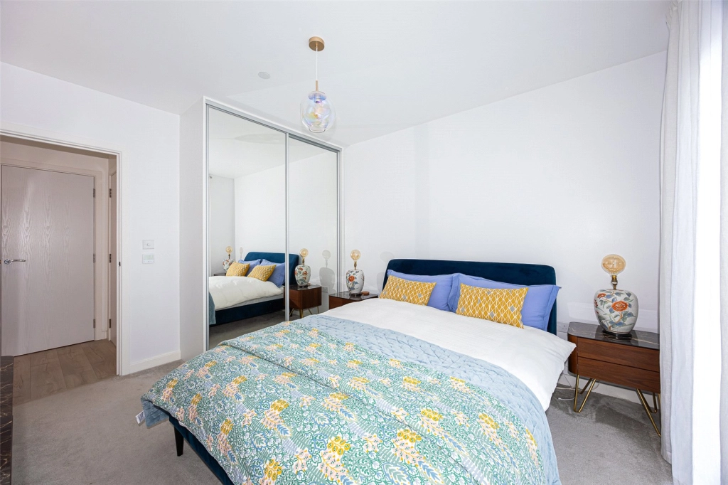 1 bedroom apartments/flats for sale in Moorhen Drive, Colindale - NW9 view 6