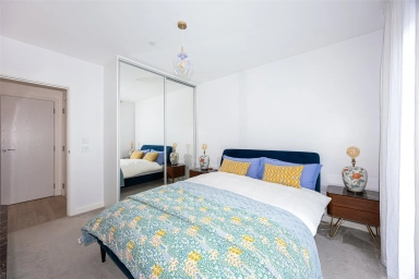 Moorhen Drive, Colindale - NW9 view 6