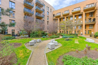 Moorhen Drive, Colindale - NW9 view 15