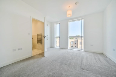 Henry Darlot Drive, Mill Hill NW7 image 10