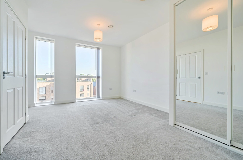 2 bedrooms apartments/flats for sale in Henry Darlot Drive, Mill Hill - NW7 view 8