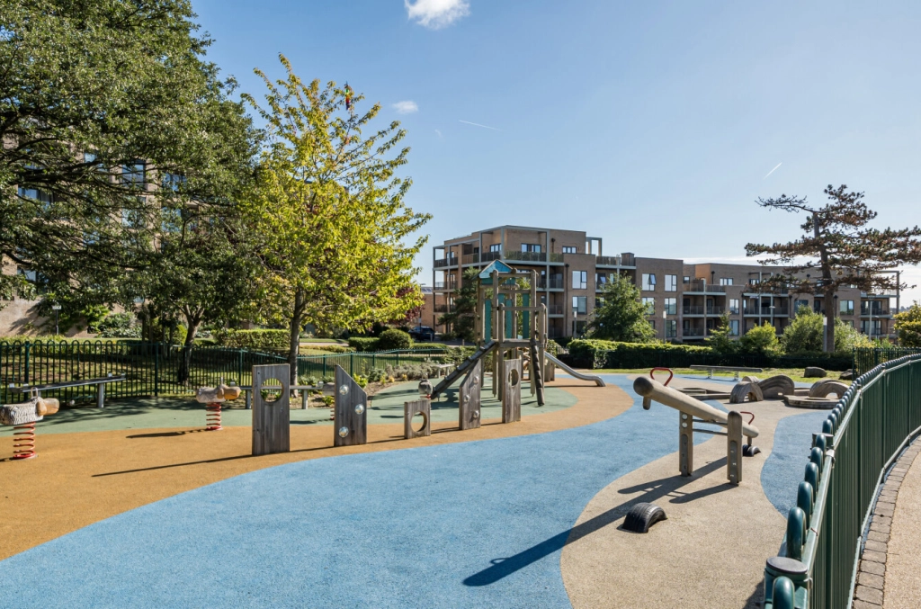 2 bedrooms apartments/flats for sale in Henry Darlot Drive, Mill Hill - NW7 view 19