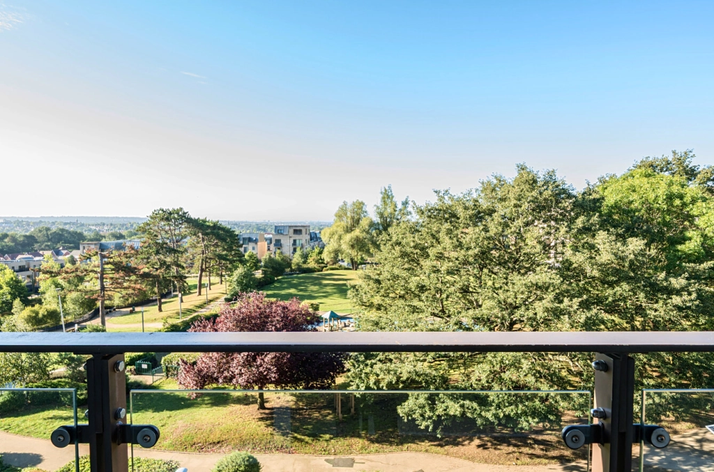 2 bedrooms apartments/flats for sale in Henry Darlot Drive, Mill Hill - NW7 view 2