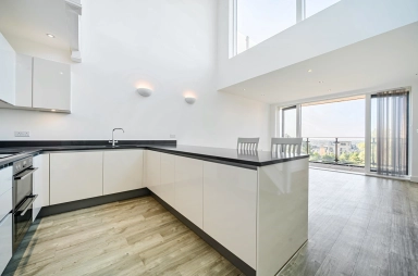Henry Darlot Drive, Mill Hill NW7 image 3