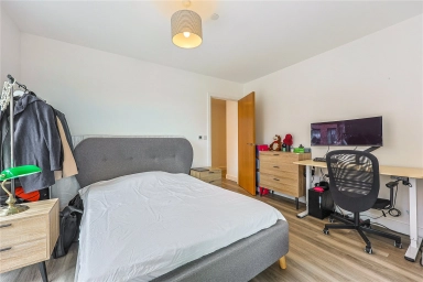 Lismore Boulevard, Colindale Gardens NW9 image 9