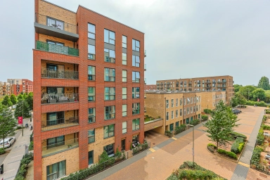 Lismore Boulevard, Colindale Gardens NW9 image 16