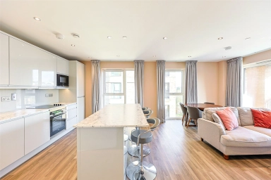 Lismore Boulevard, Colindale Gardens, Colindale - NW9 view 2