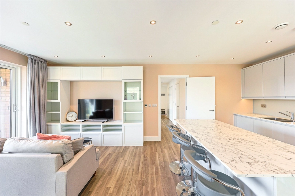 3 bedrooms apartments/flats for sale in Lismore Boulevard, Colindale Gardens, Colindale - NW9 view 3