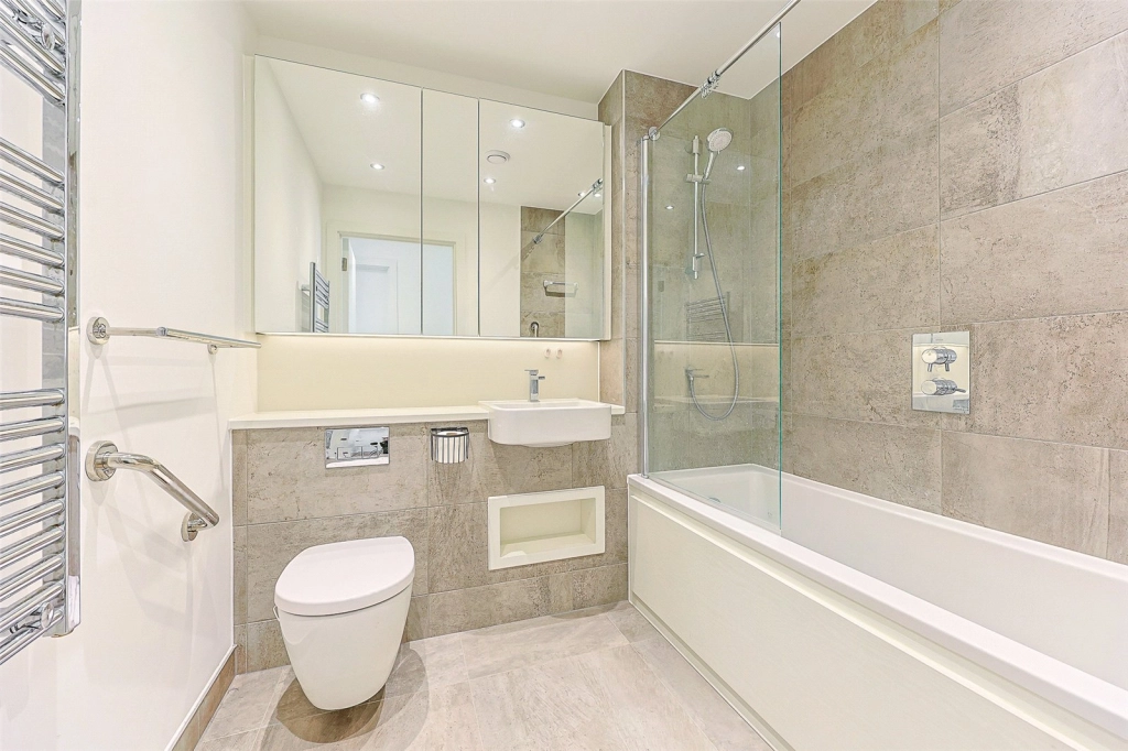 3 bedrooms apartments/flats for sale in Lismore Boulevard, Colindale Gardens, Colindale - NW9 view 15