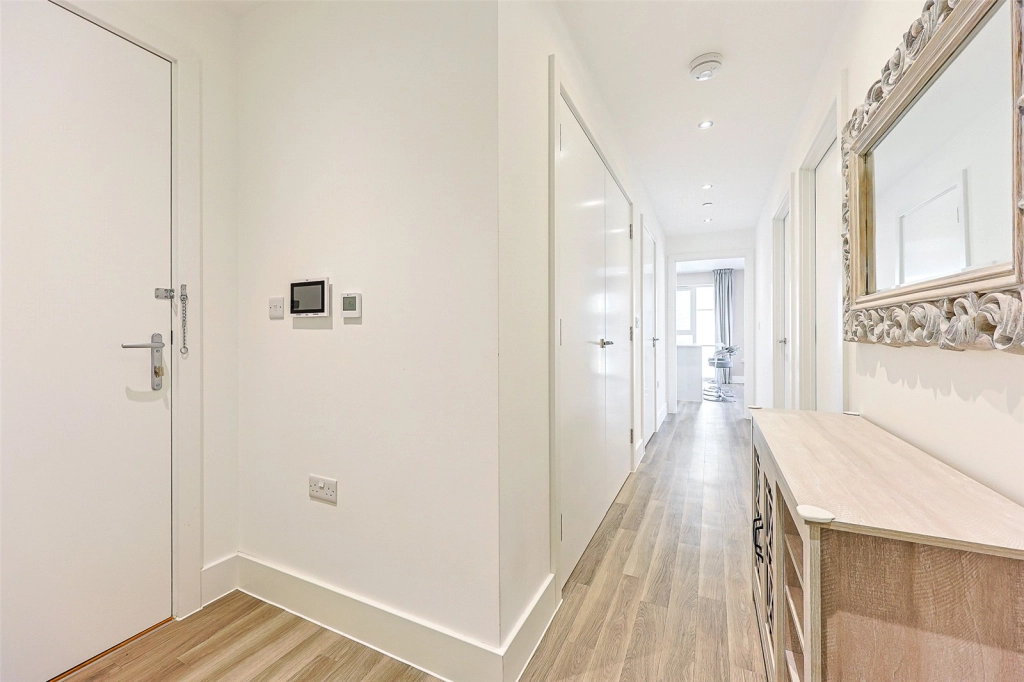 3 bedrooms apartments/flats for sale in Lismore Boulevard, Colindale Gardens, Colindale - NW9 view 17