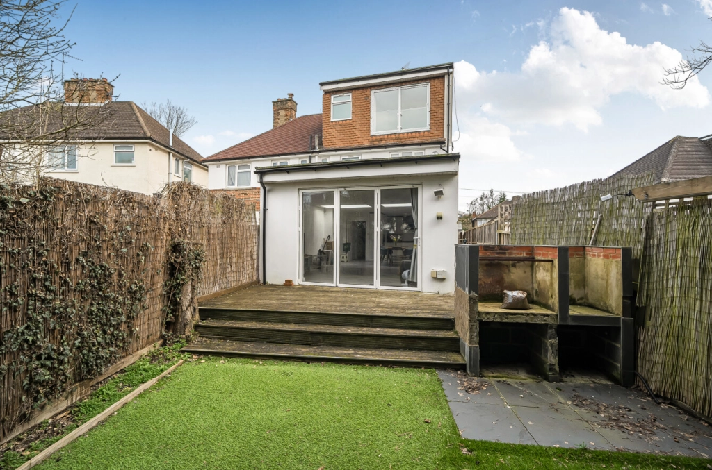 4 bedrooms houses for sale in Salcombe Gardens, Mill Hill - NW7 view 19