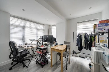 Salcombe Gardens, Mill Hill - NW7 view 8