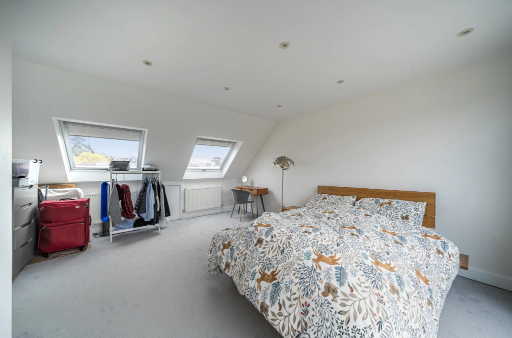 4 bedrooms houses for sale in Salcombe Gardens, Mill Hill - NW7 view 15