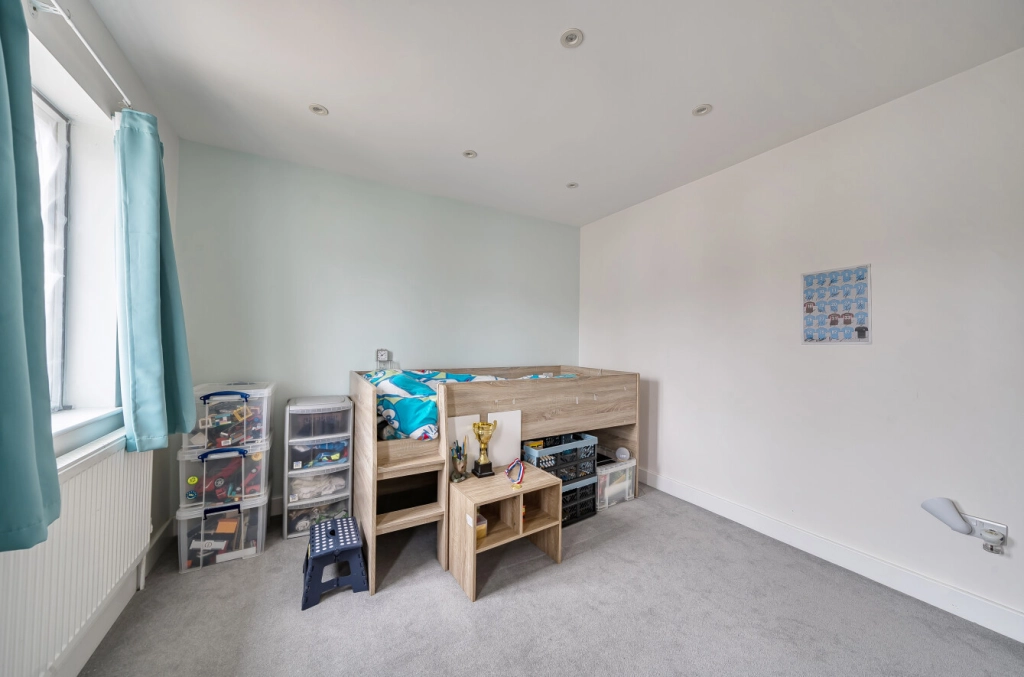 4 bedrooms houses for sale in Salcombe Gardens, Mill Hill - NW7 view 16