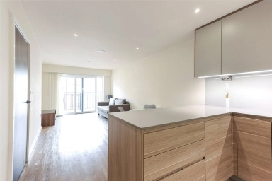 Boulevard Drive, Beaufort Park, Colindale - NW9 view 6