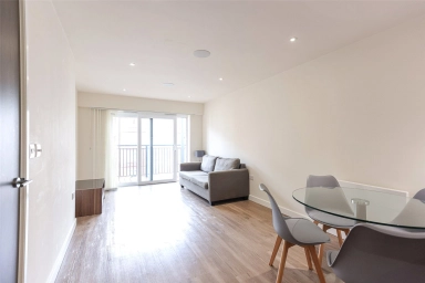 Boulevard Drive, Beaufort Park, Colindale - NW9 view 4