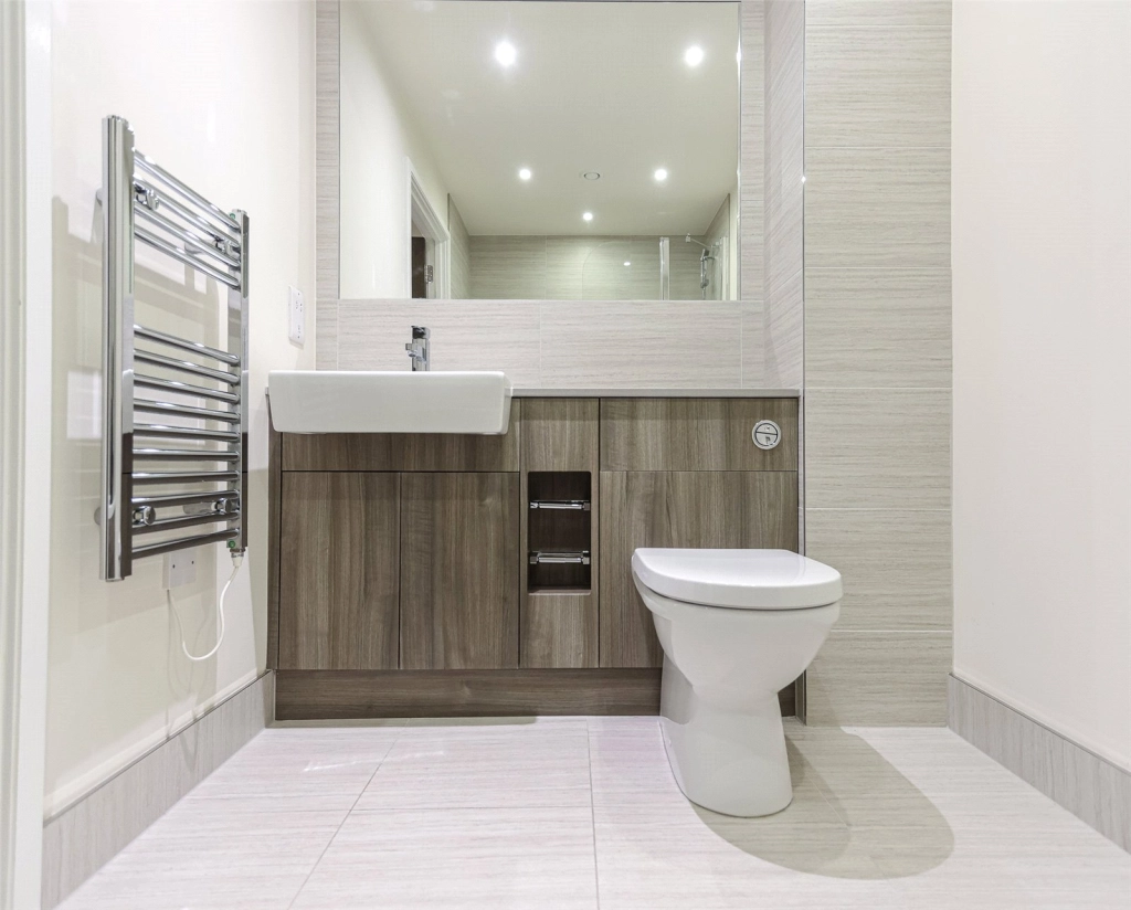 1 bedroom apartments/flats for sale in Boulevard Drive, Beaufort Park, Colindale - NW9 view 18