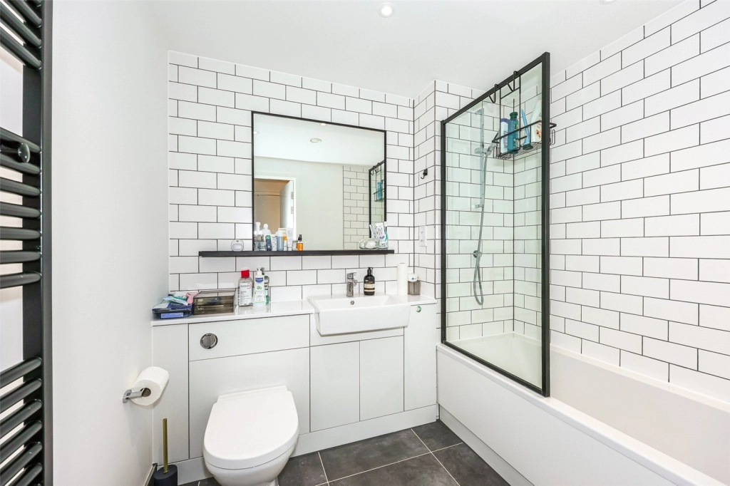 2 bedrooms apartments/flats for sale in Beaufort Square, Beaufort Park, Colindale - NW9 view 8