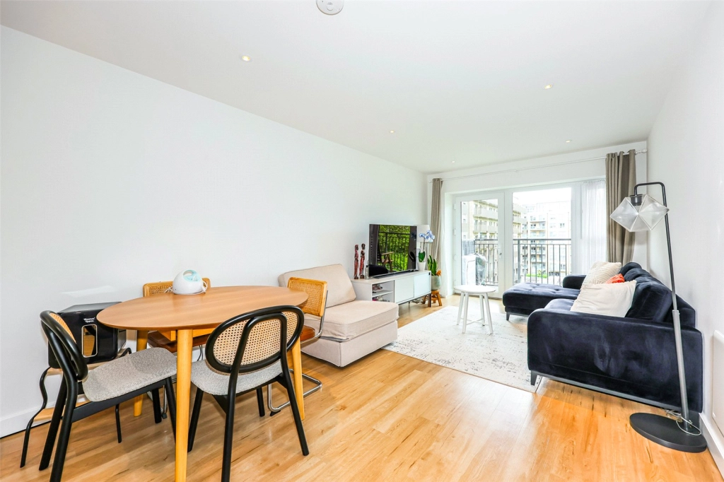 2 bedrooms apartments/flats for sale in Beaufort Square, Beaufort Park, Colindale - NW9 view 4
