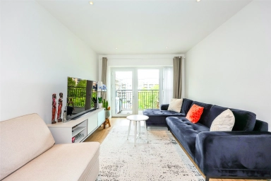 Beaufort Square, Beaufort Park, Colindale - NW9 view 3