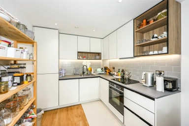 Beaufort Square, Beaufort Park, Colindale - NW9 view 7