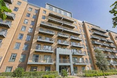 Beaufort Square, Beaufort Park, Colindale - NW9 view 1