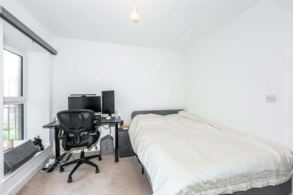 2 bedrooms apartments/flats for sale in East Drive, Beaufort Park, Colindale - NW9 view 7