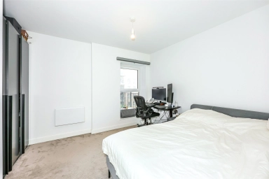 East Drive, Beaufort Park, Colindale - NW9 view 15