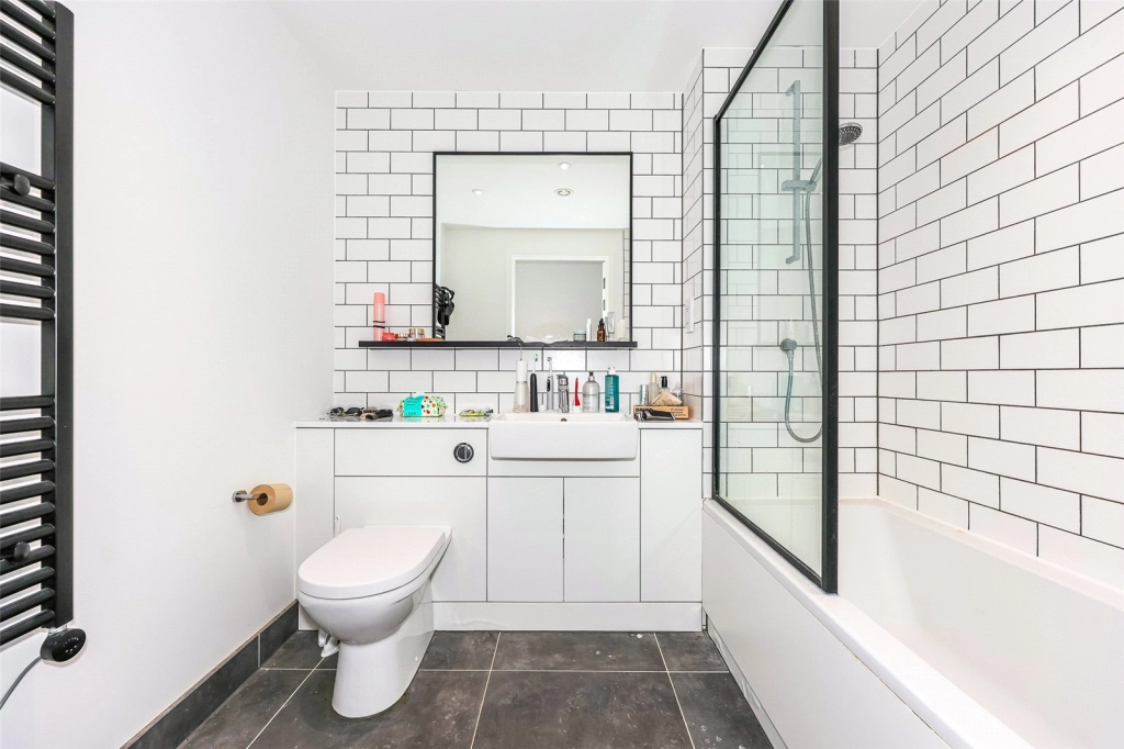 2 bedrooms apartments/flats for sale in East Drive, Beaufort Park, Colindale - NW9 view 8