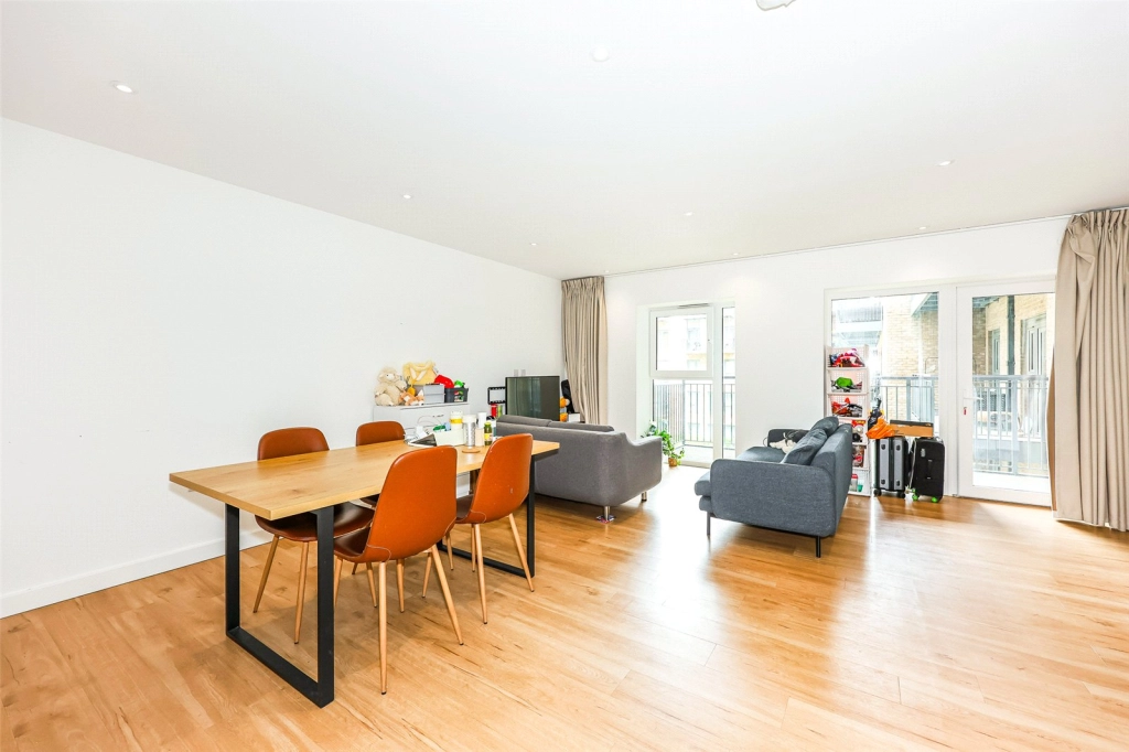 2 bedrooms apartments/flats for sale in East Drive, Beaufort Park, Colindale - NW9 view 2