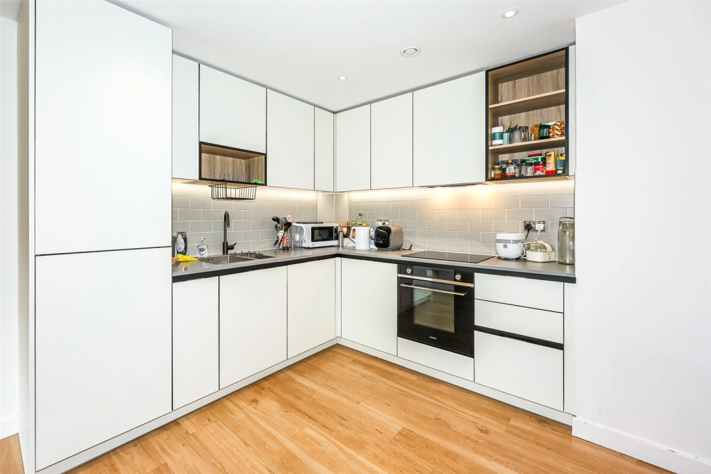 2 bedrooms apartments/flats for sale in East Drive, Beaufort Park, Colindale - NW9 view 13