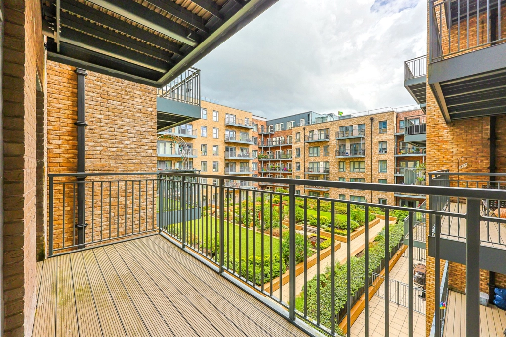 2 bedrooms apartments/flats for sale in East Drive, Beaufort Park, Colindale - NW9 view 9