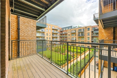 East Drive, Beaufort Park, Colindale - NW9 view 9