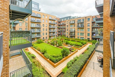 East Drive, Beaufort Park, Colindale - NW9 view 10