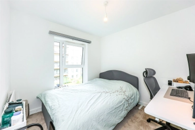 East Drive, Beaufort Park, Colindale - NW9 view 14