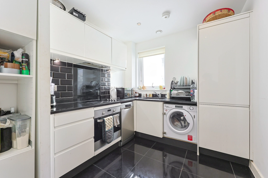 2 bedrooms apartments/flats for sale in Chronicle Avenue, Colindale - NW9 view 4